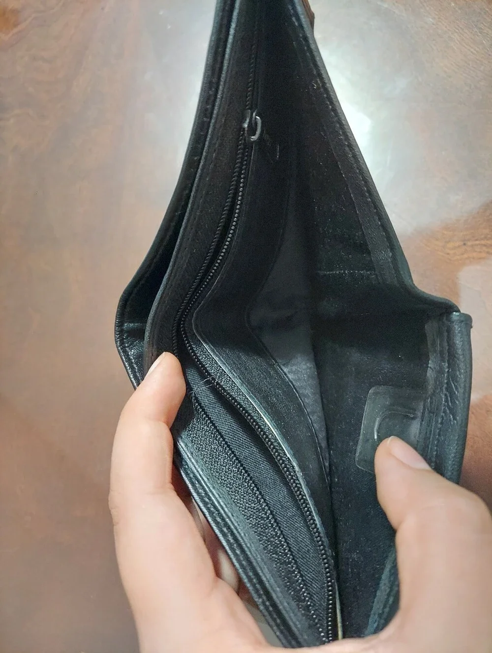 Marshal Genuine Leather Men's Black Bi-Fold Wallet